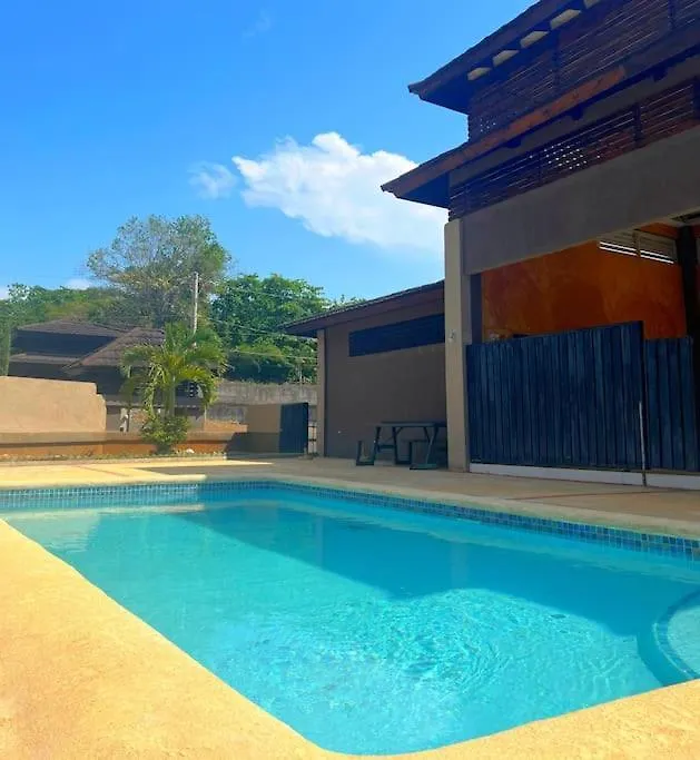 Curate Cottage, Ocho Rios 0*,